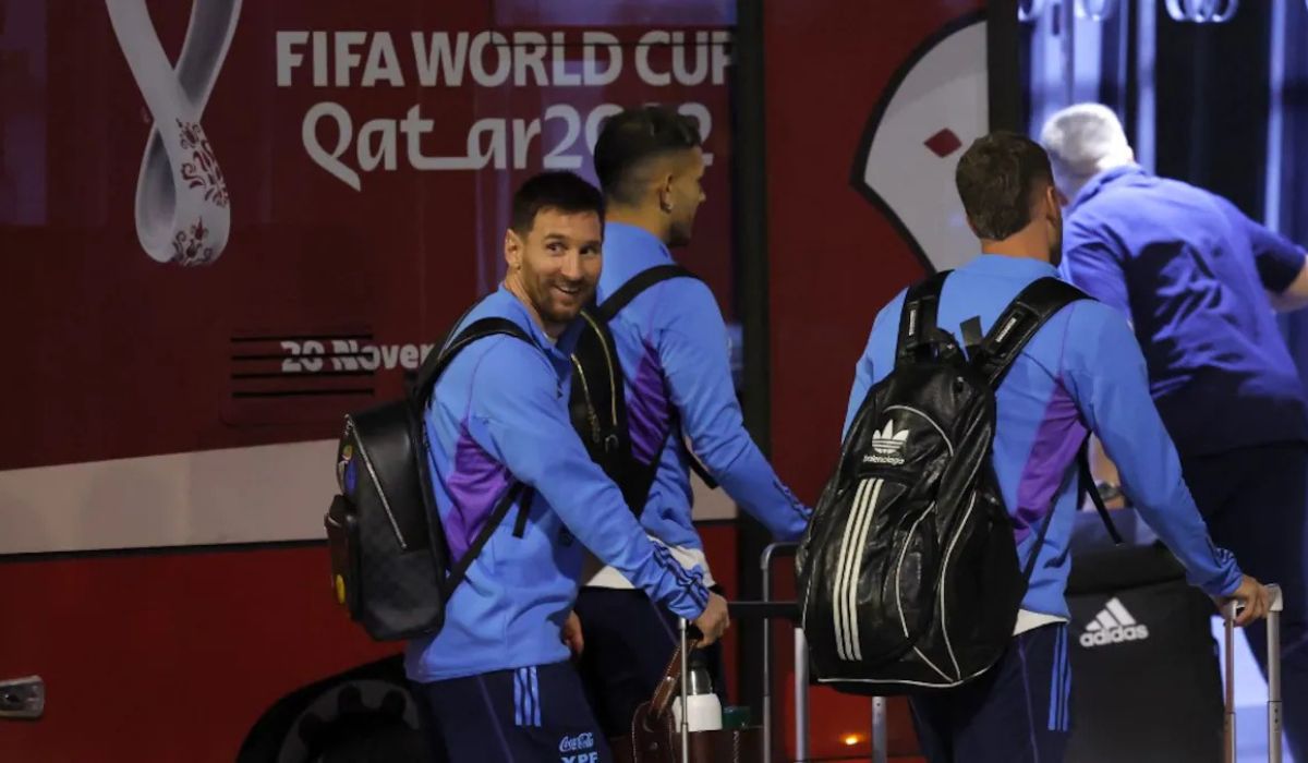 Argentina Fans Greet Messi With Drums on Doha Arrival For World Cup